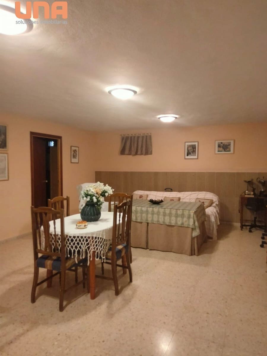 10 sypialnia Willa na sprzedaż w Miasto Kordoba z basenem garażem - 340 000 € (Ref: 9438206)