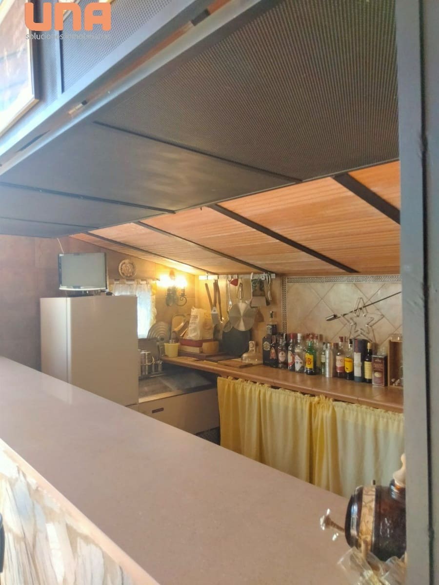 10 sypialnia Willa na sprzedaż w Miasto Kordoba z basenem garażem - 340 000 € (Ref: 9438206)