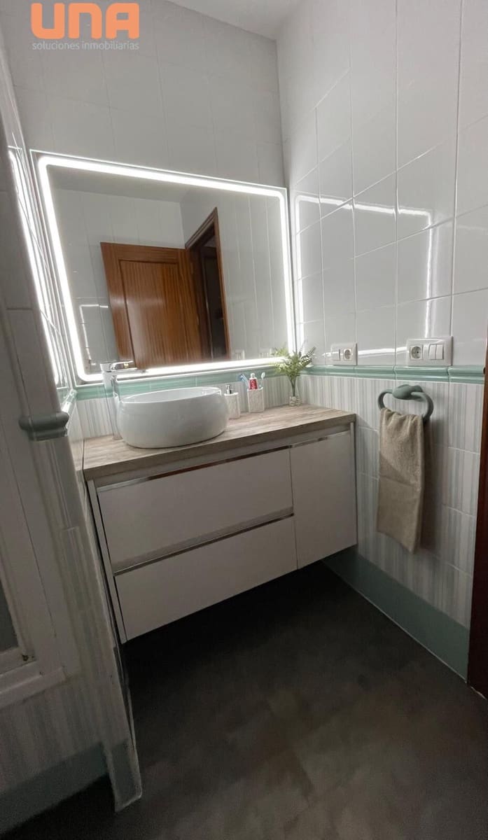 3 bedroom Townhouse for sale in Cordoba city with garage - € 329,000 (Ref: 9438208)