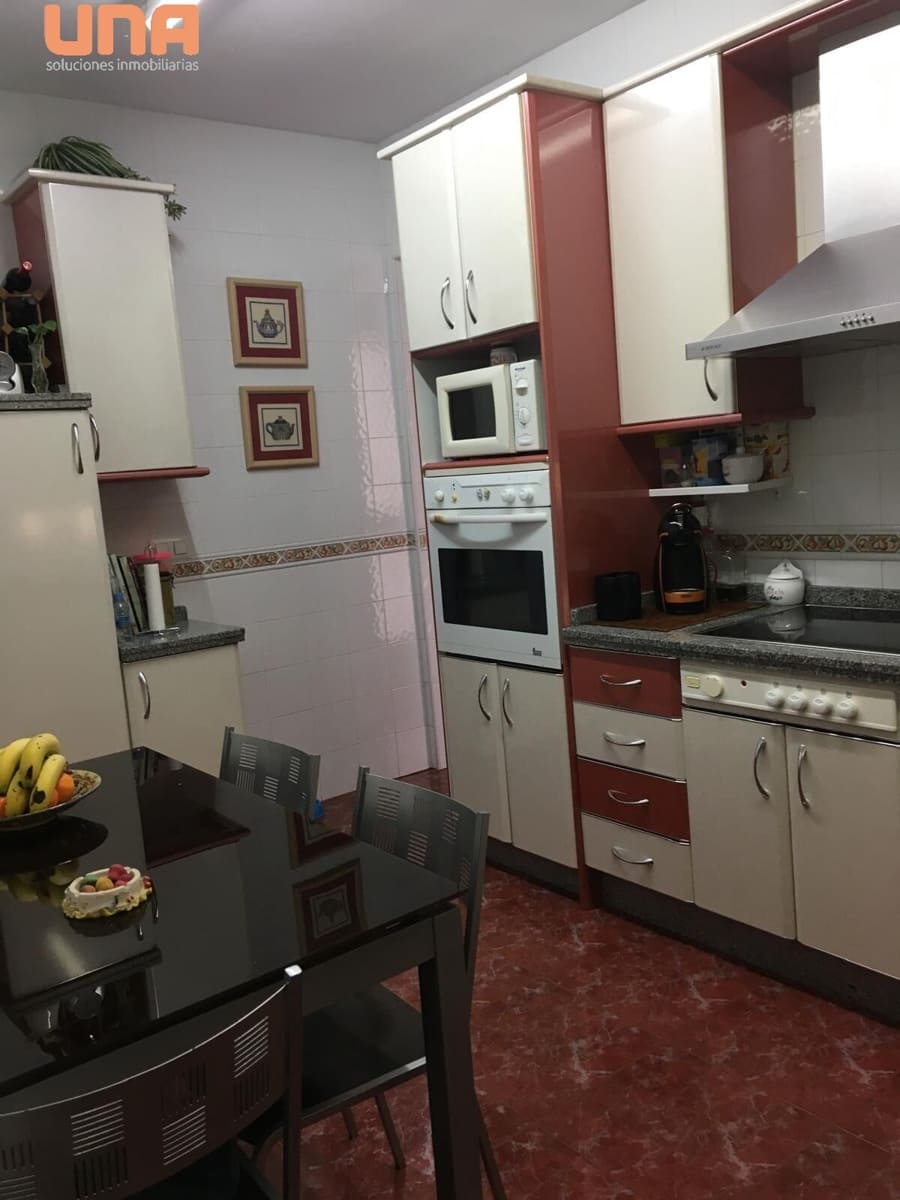 3 bedroom Townhouse for sale in Cordoba city with garage - € 329,000 (Ref: 9438208)