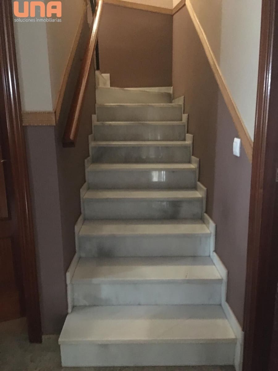 3 bedroom Townhouse for sale in Cordoba city with garage - € 329,000 (Ref: 9438208)