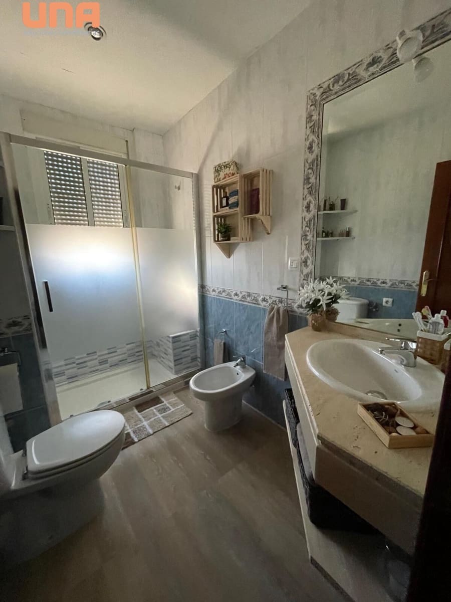 3 bedroom Townhouse for sale in Cordoba city with garage - € 329,000 (Ref: 9438208)