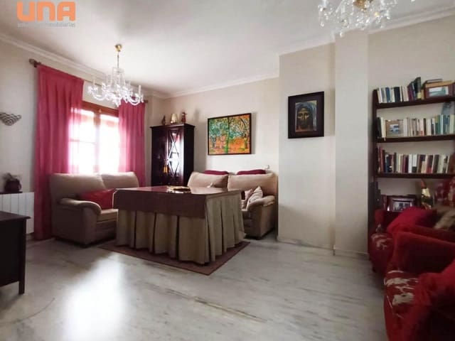 6 bedroom Townhouse for sale in Córdoba city - € 500,000 (Ref: 9438209)