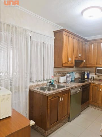 4 bedroom Flat for sale in Córdoba city - € 179,000 (Ref: 9440724)