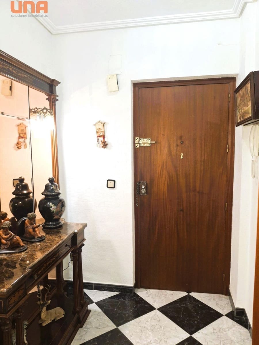 4 bedroom Flat for sale in Cordoba city - € 179,000 (Ref: 9440724)