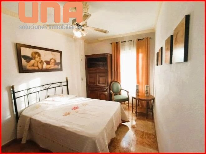 3 bedroom Flat for sale in Cordoba city - € 140,000 (Ref: 9450351)