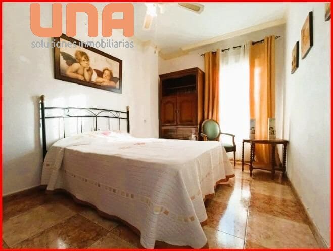3 bedroom Flat for sale in Cordoba city - € 140,000 (Ref: 9450351)