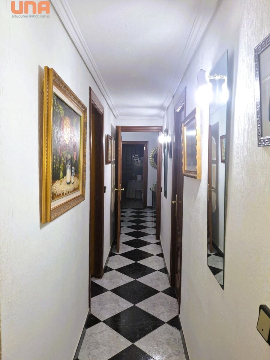 4 bedroom Flat for sale in Cordoba city - € 179,000 (Ref: 9452260)