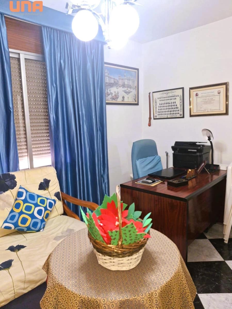 4 bedroom Flat for sale in Cordoba city - € 179,000 (Ref: 9452260)