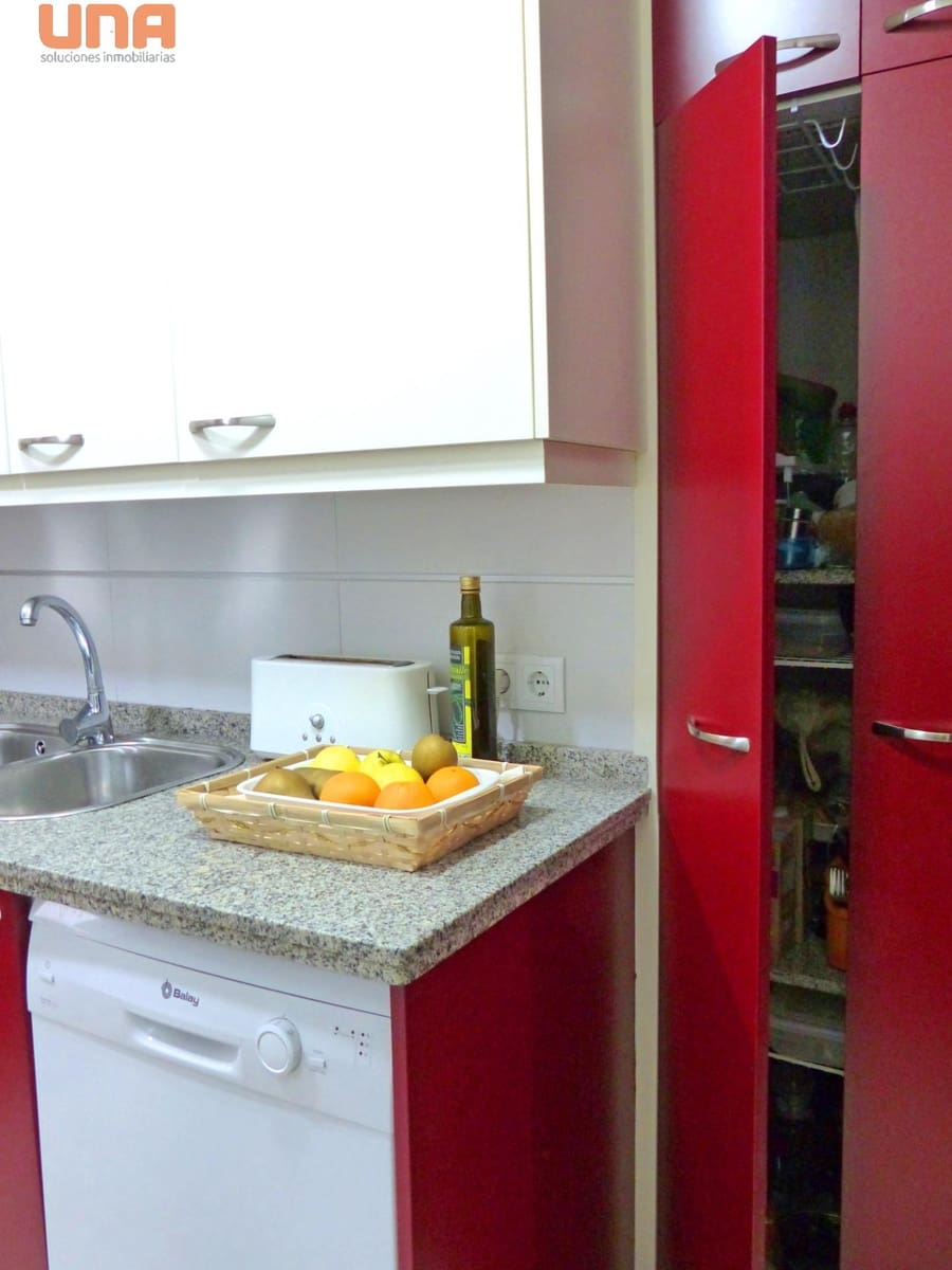 4 slaapkamer Flat te koop in Cordoba stad met garage - € 204.000 (Ref: 9456445)