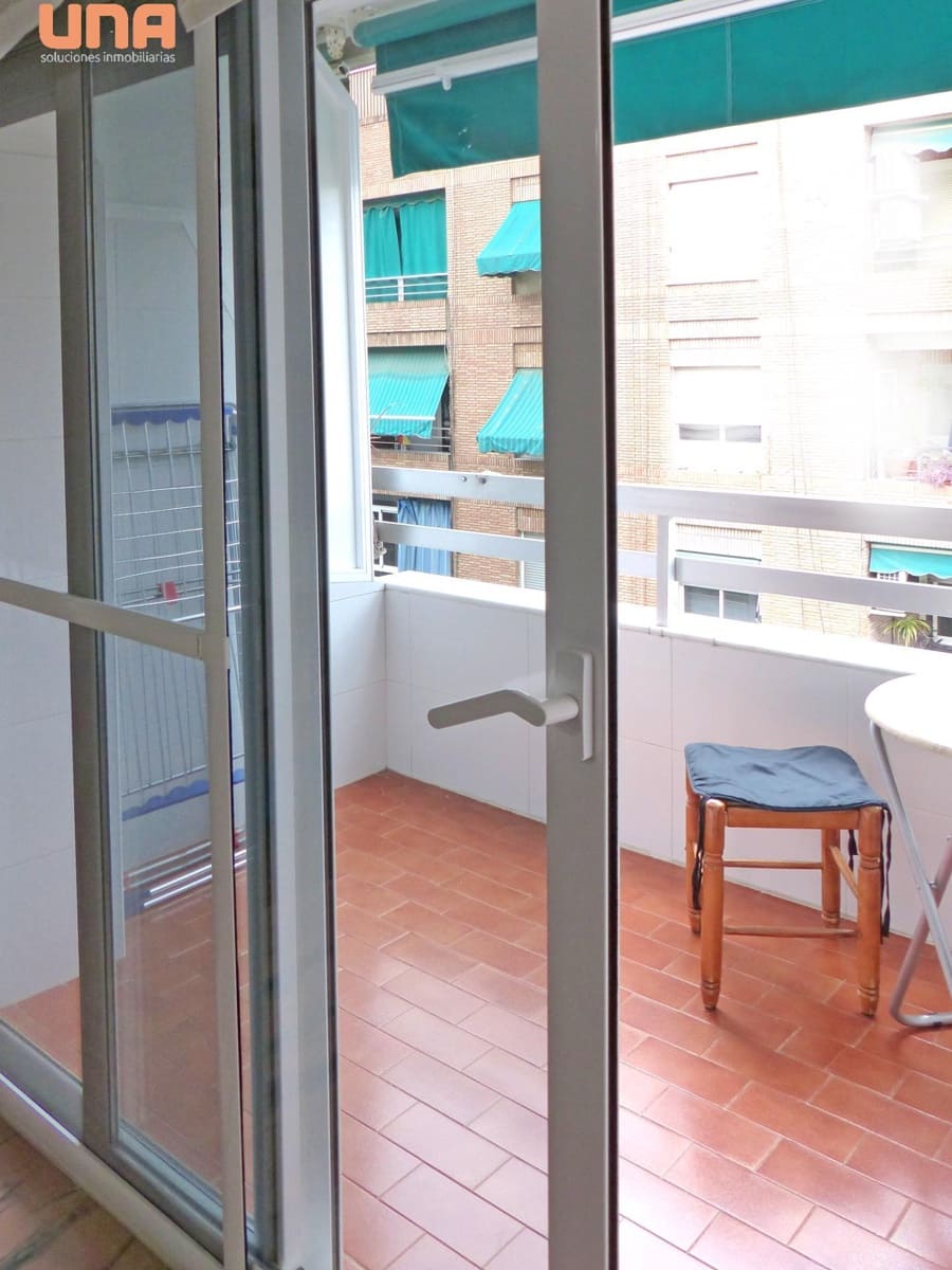 4 slaapkamer Flat te koop in Cordoba stad met garage - € 204.000 (Ref: 9456445)