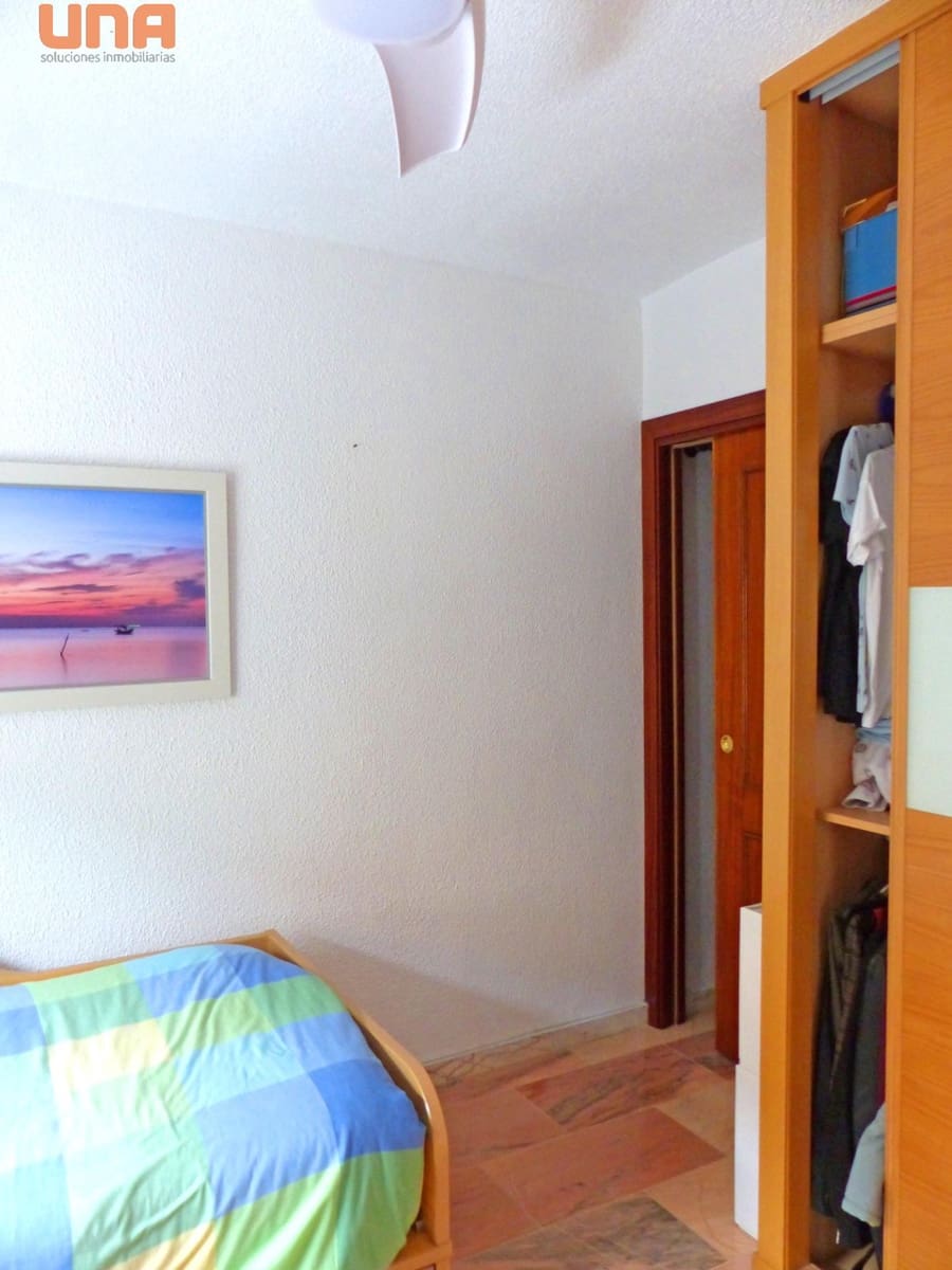 4 slaapkamer Flat te koop in Cordoba stad met garage - € 204.000 (Ref: 9456445)