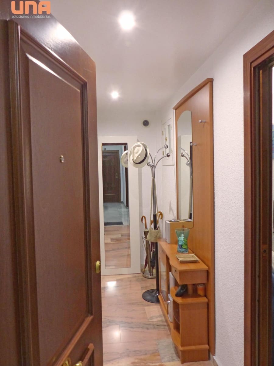 4 slaapkamer Flat te koop in Cordoba stad met garage - € 204.000 (Ref: 9456445)