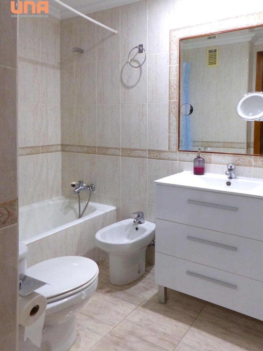 4 slaapkamer Flat te koop in Cordoba stad met garage - € 204.000 (Ref: 9456445)