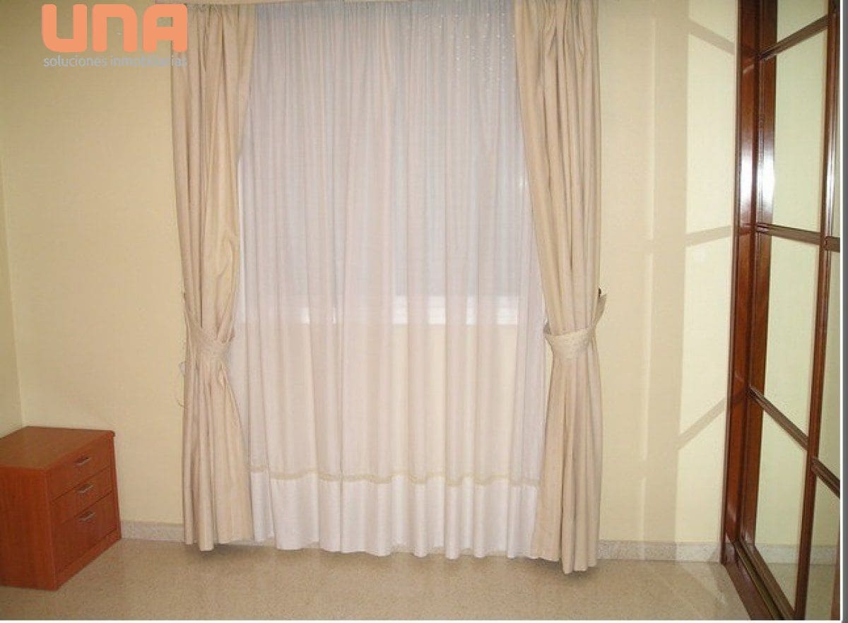 3 makuuhuone Asunto vuokrattavana paikassa Cordoba kaupunki mukana 
autotalli - 730 € (Ref: 9456448)