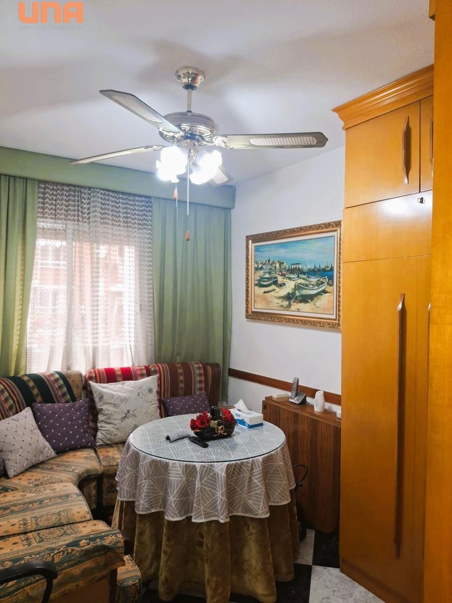 4 slaapkamer Flat te koop in Cordoba stad - € 179.000 (Ref: 9456449)