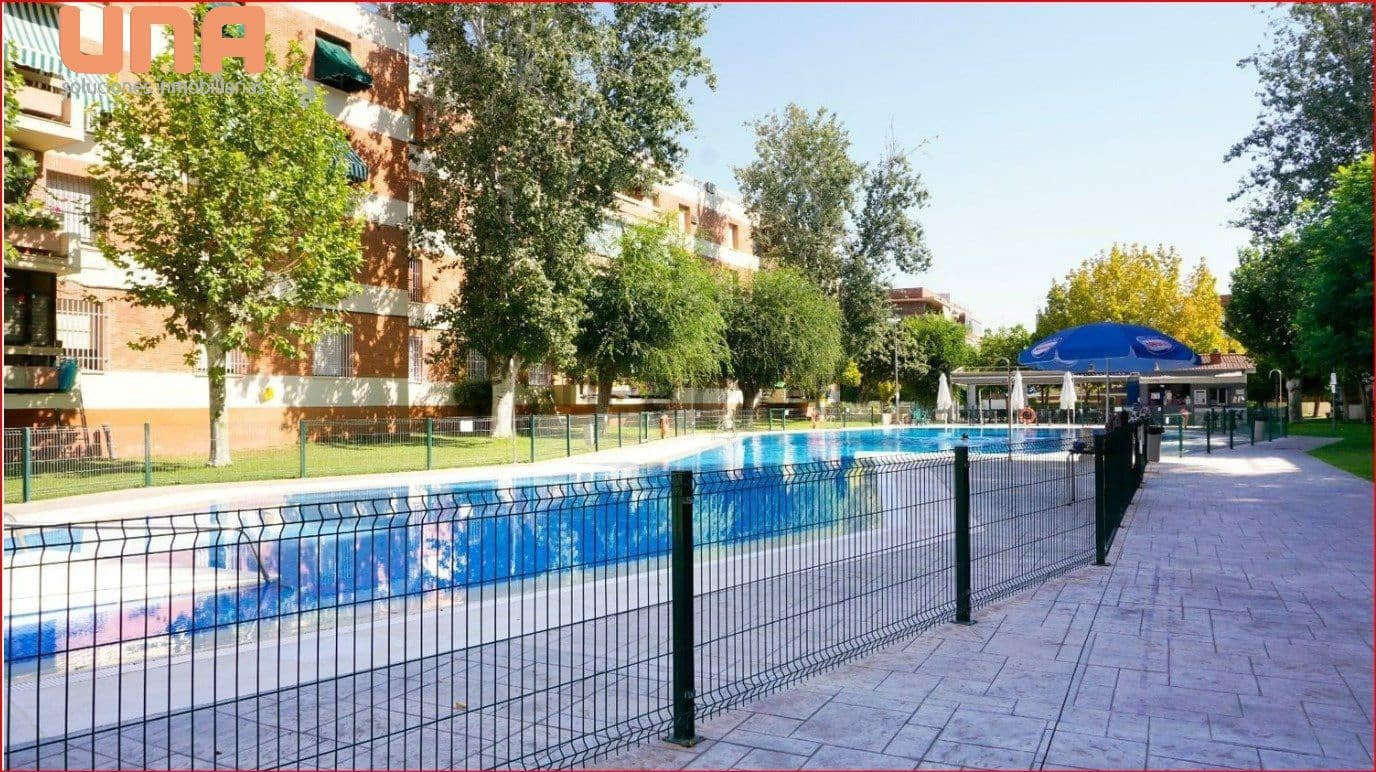 3 makuuhuone Asunto vuokrattavana paikassa Cordoba kaupunki mukana uima-altaan - 1 250 € (Ref: 9483561)