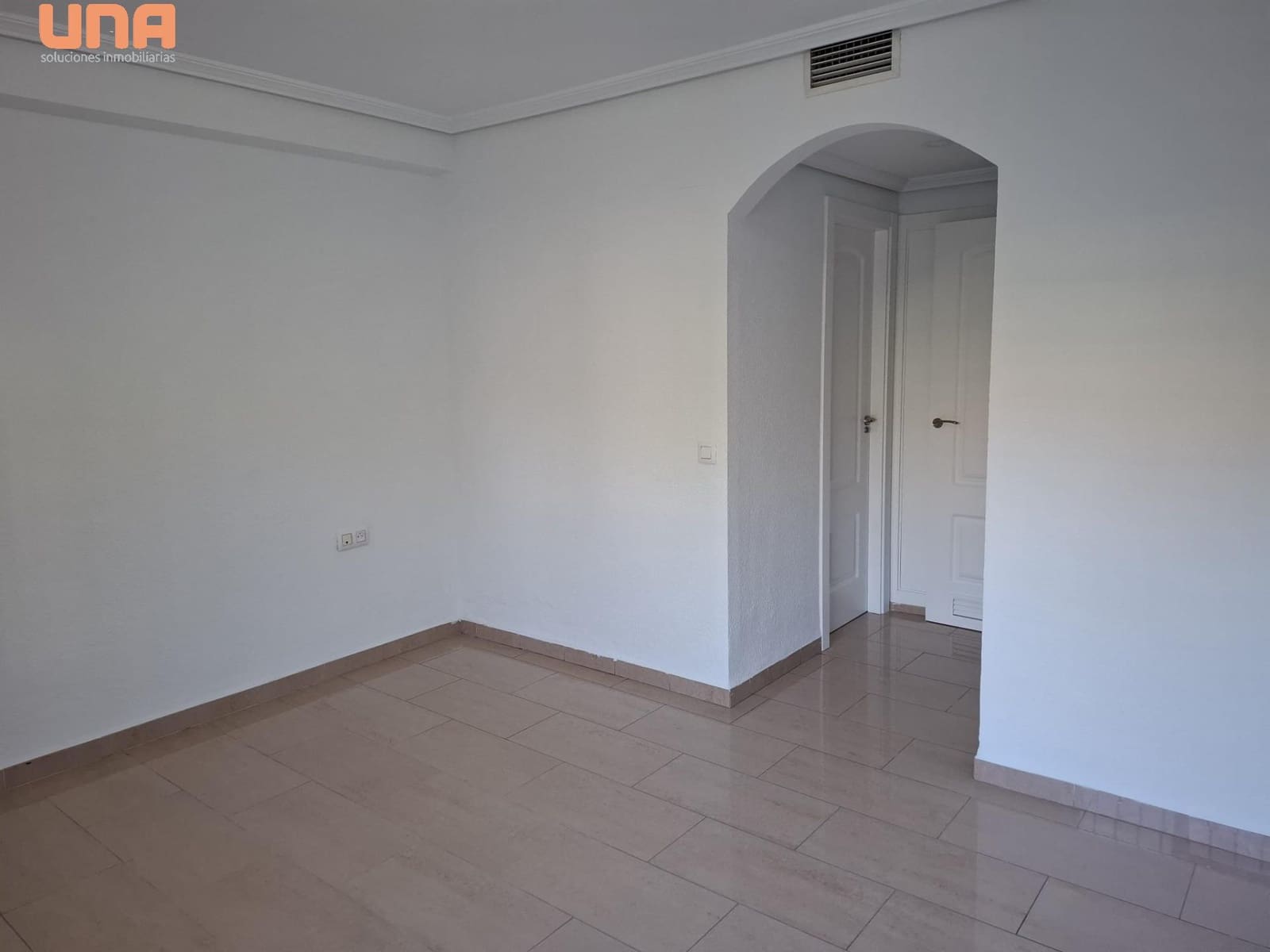 3 makuuhuone Asunto vuokrattavana paikassa Cordoba kaupunki mukana uima-altaan - 1 250 € (Ref: 9483561)