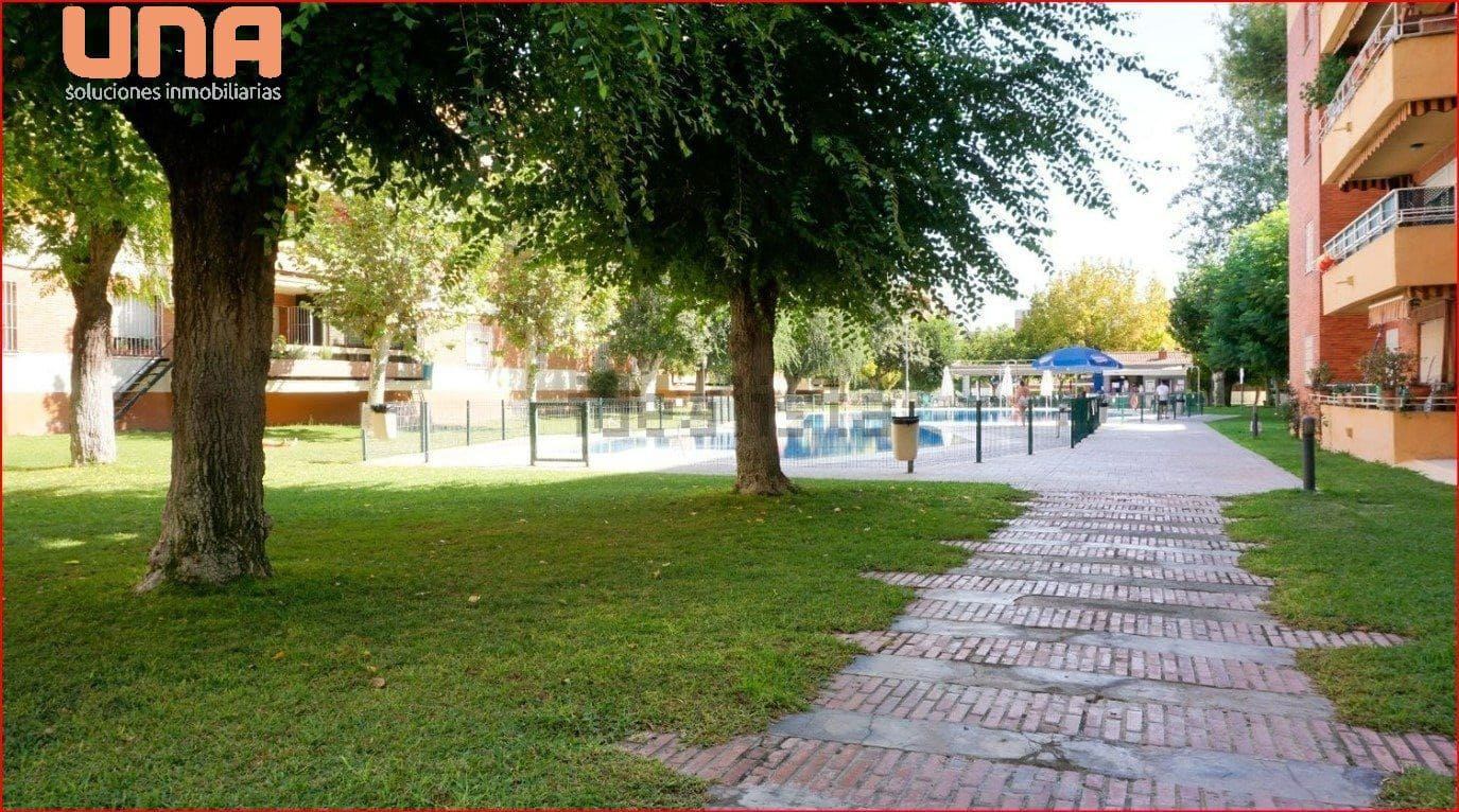 3 makuuhuone Asunto vuokrattavana paikassa Cordoba kaupunki mukana uima-altaan - 1 250 € (Ref: 9483561)