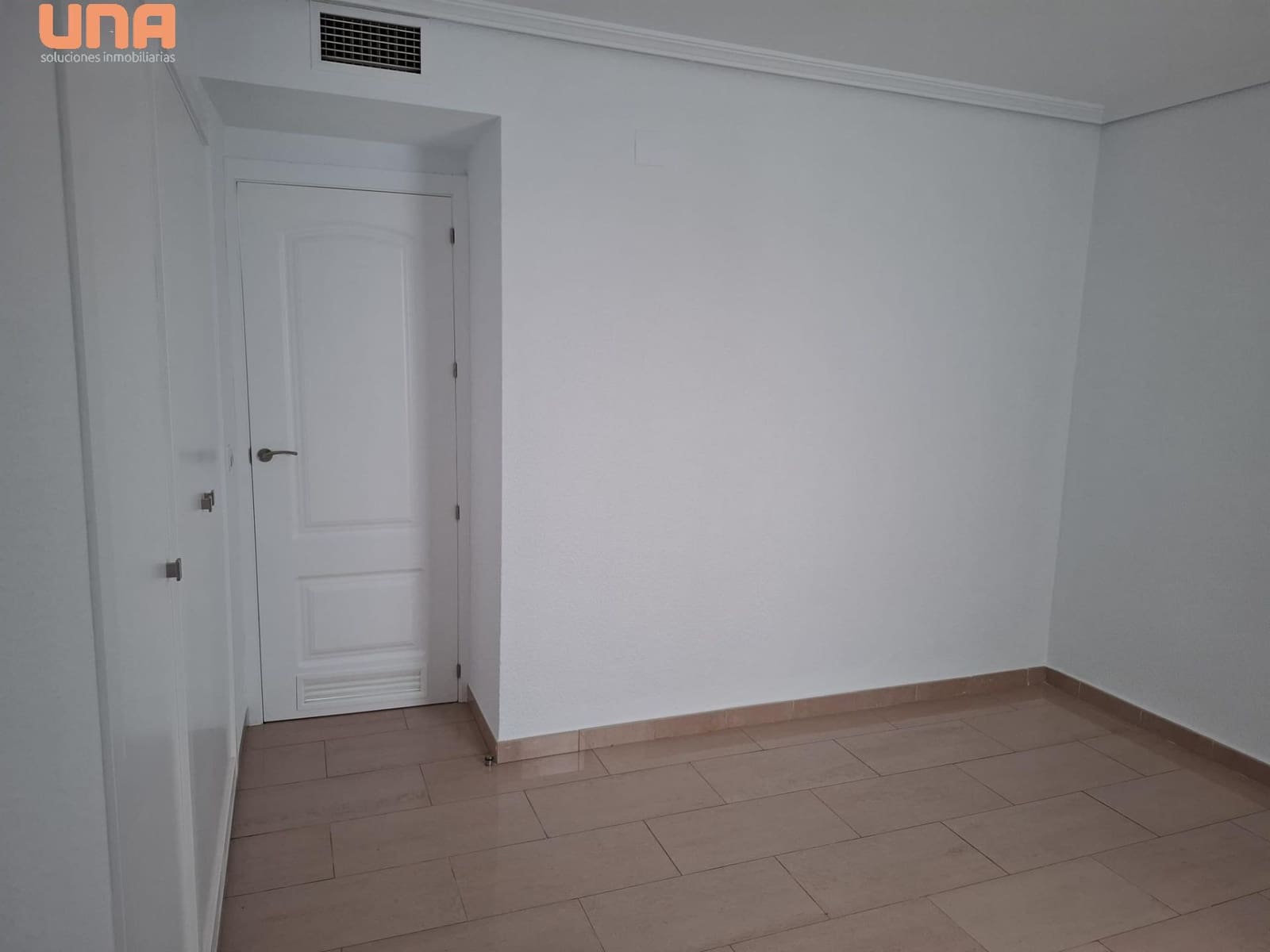 3 makuuhuone Asunto vuokrattavana paikassa Cordoba kaupunki mukana uima-altaan - 1 250 € (Ref: 9483561)