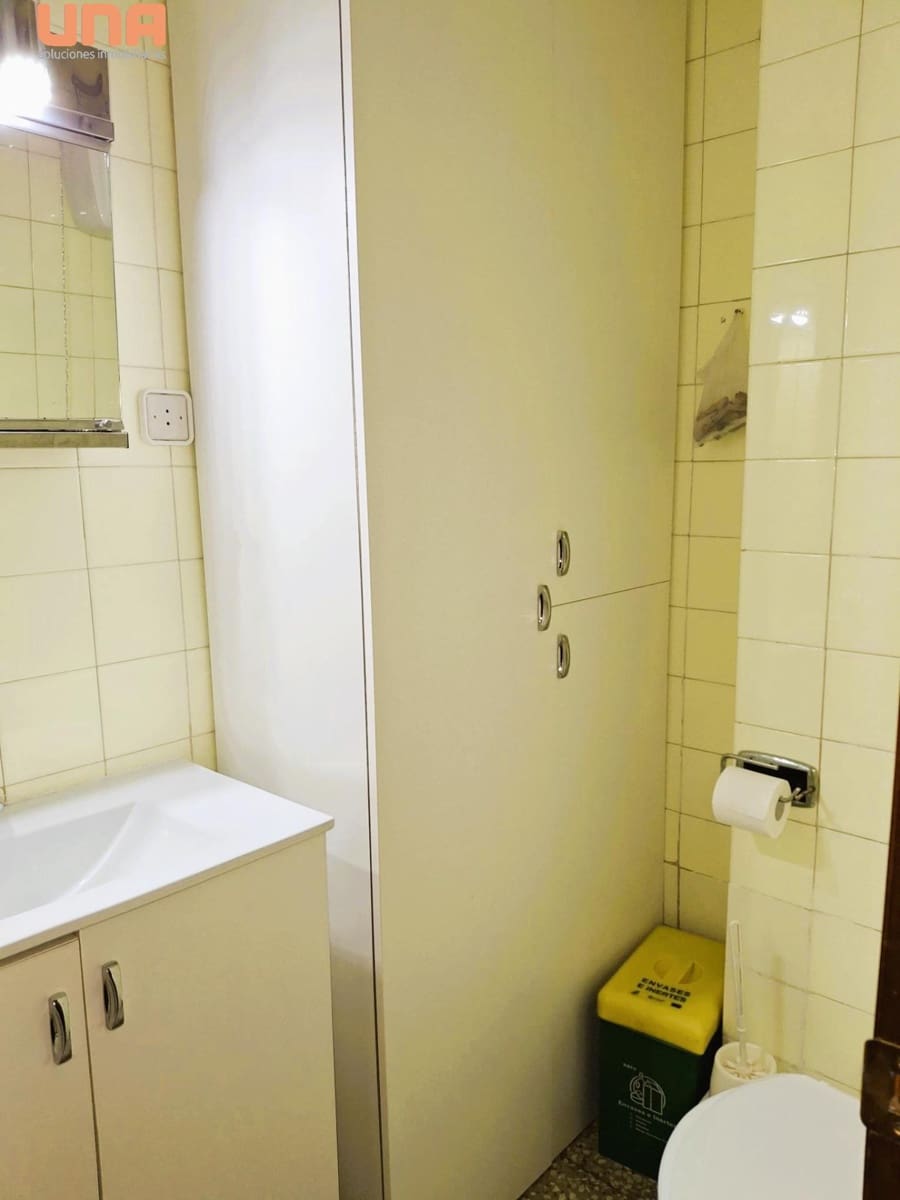 4 bedroom Flat for sale in Cordoba city with garage - € 165,000 (Ref: 9483562)