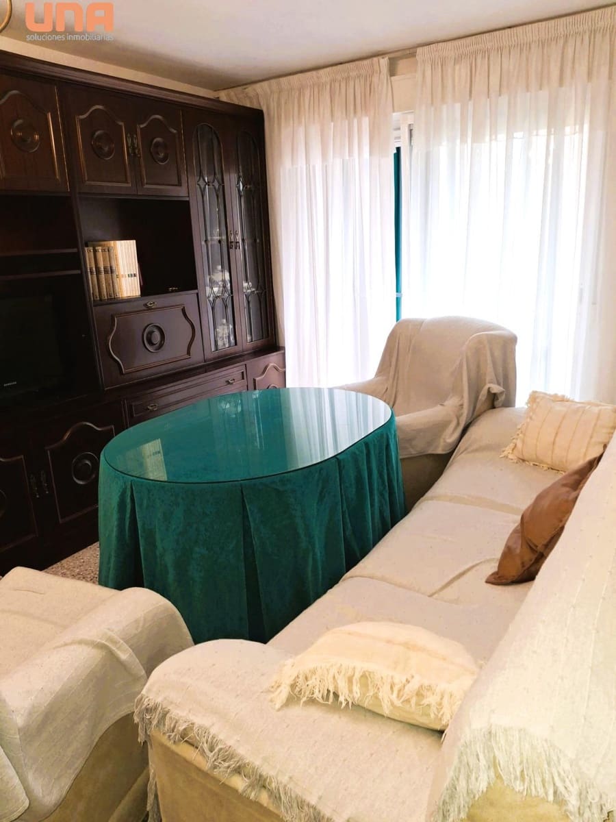 4 bedroom Flat for sale in Cordoba city with garage - € 165,000 (Ref: 9483562)