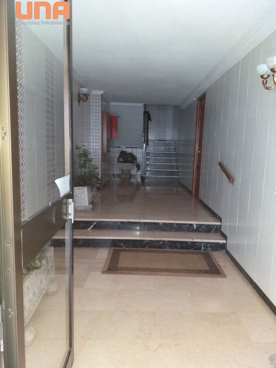 4 bedroom Flat for sale in Cordoba city with garage - € 165,000 (Ref: 9483562)
