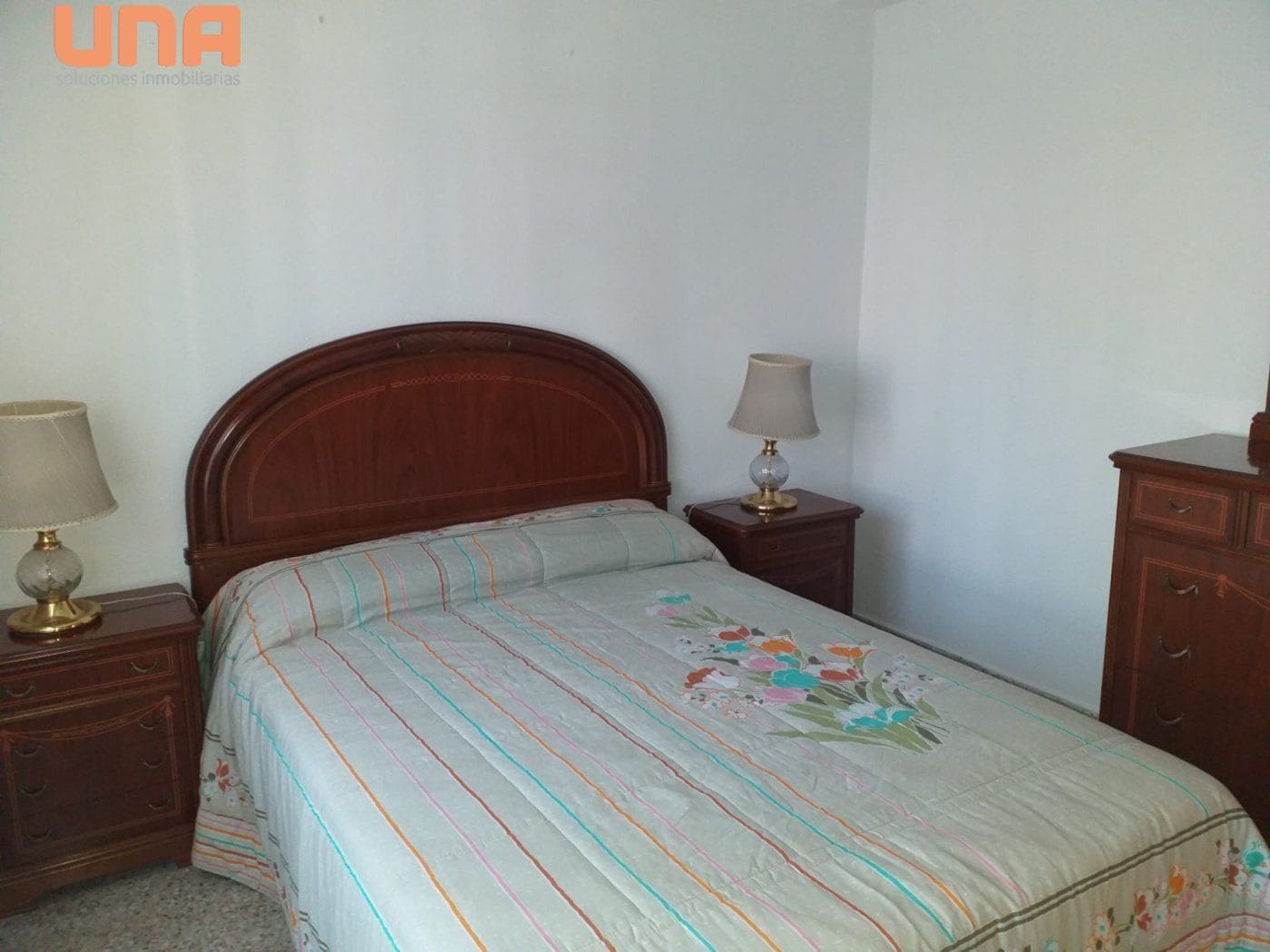 4 bedroom Flat for sale in Cordoba city with garage - € 165,000 (Ref: 9483562)
