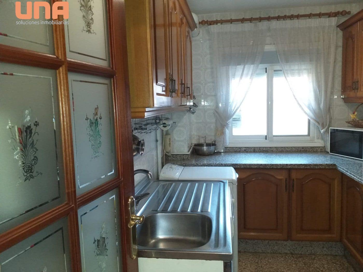 4 bedroom Flat for sale in Cordoba city with garage - € 165,000 (Ref: 9483562)