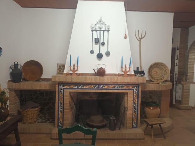 3 makuuhuone Maalaistalo myytävänä paikassa Villaviciosa de Córdoba mukana 
autotalli - 132 000 € (Ref: 9483581)