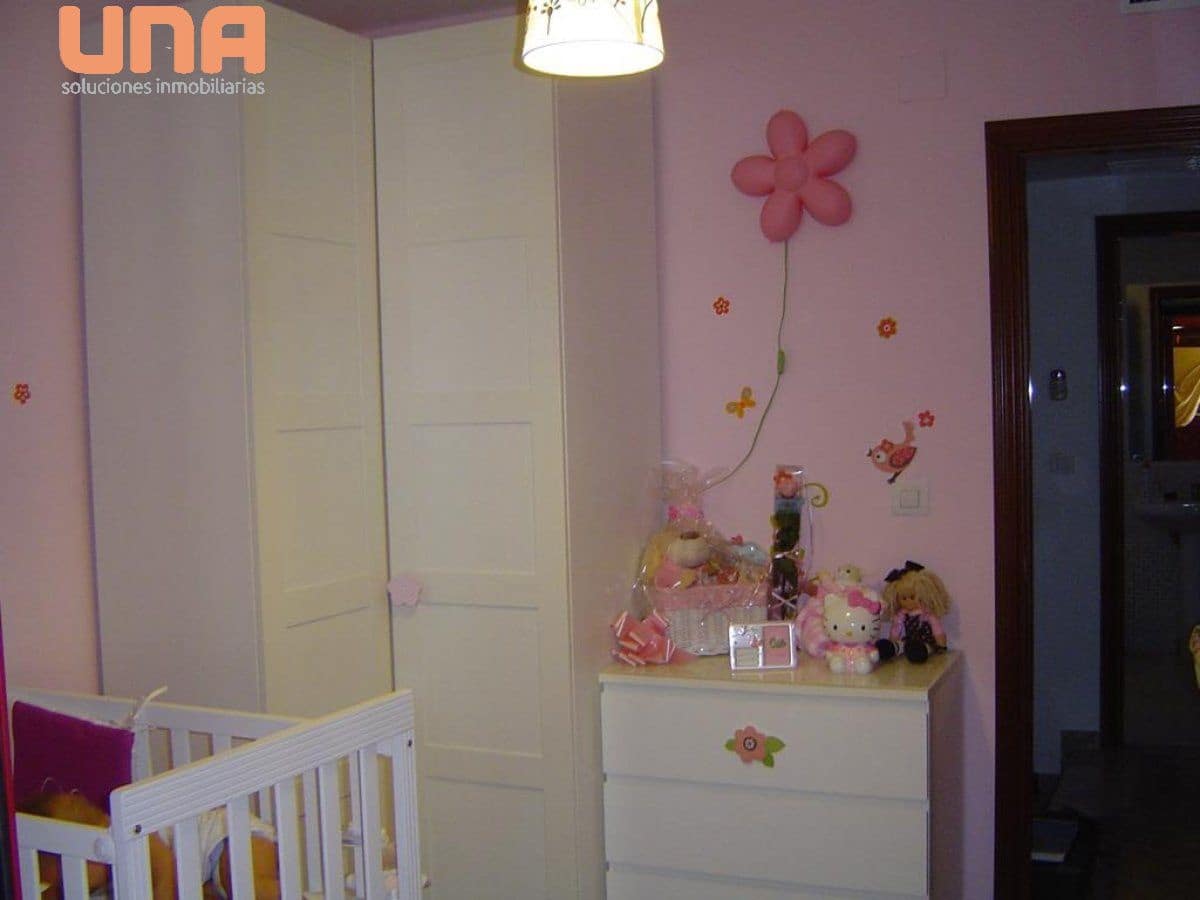 4 makuuhuone Omakotitalo myytävänä paikassa El Higueron mukana uima-altaan 
autotalli - 285 000 € (Ref: 9483912)