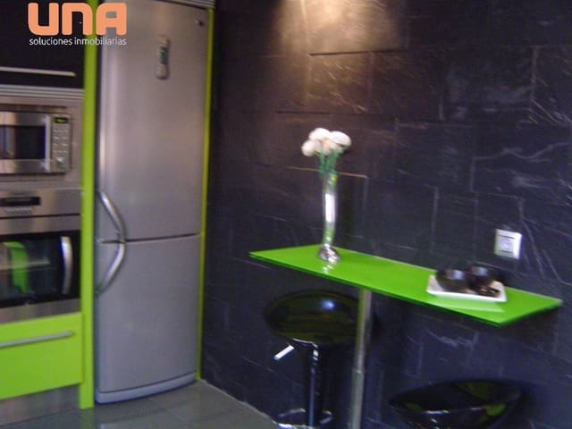 4 makuuhuone Omakotitalo myytävänä paikassa El Higueron, Córdoba kaupunki mukana uima-altaan 
autotalli - 285 000 € (Ref: 9483912)