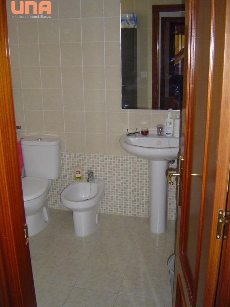 4 makuuhuone Omakotitalo myytävänä paikassa El Higueron mukana uima-altaan 
autotalli - 285 000 € (Ref: 9483912)