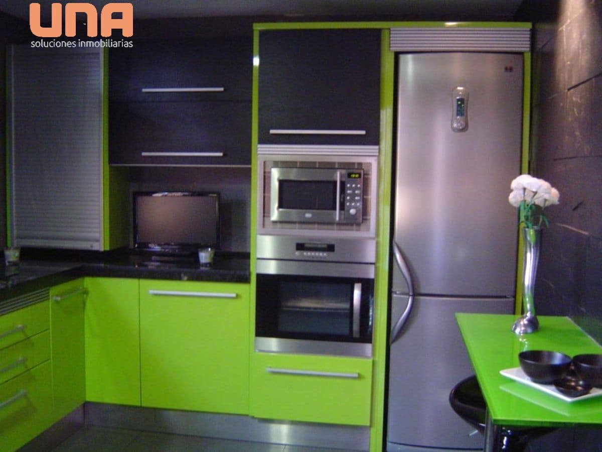 4 makuuhuone Omakotitalo myytävänä paikassa El Higueron mukana uima-altaan 
autotalli - 285 000 € (Ref: 9483912)