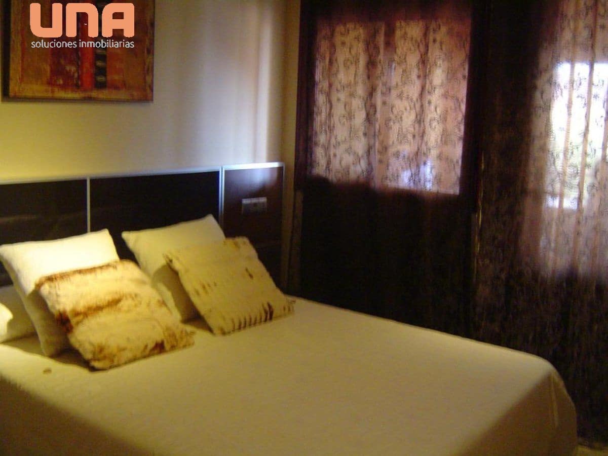 4 makuuhuone Omakotitalo myytävänä paikassa El Higueron mukana uima-altaan 
autotalli - 285 000 € (Ref: 9483912)