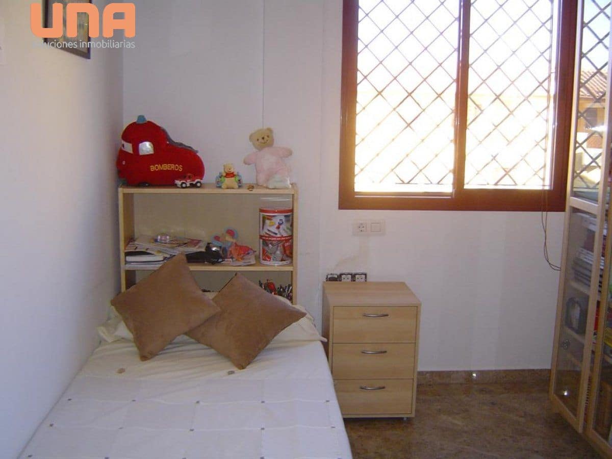 4 makuuhuone Omakotitalo myytävänä paikassa El Higueron mukana uima-altaan 
autotalli - 285 000 € (Ref: 9483912)