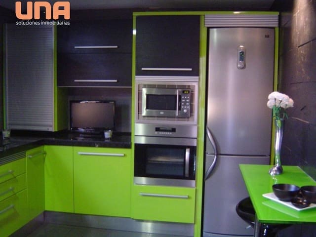 4 makuuhuone Omakotitalo myytävänä paikassa El Higueron, Córdoba kaupunki mukana uima-altaan 
autotalli - 285 000 € (Ref: 9483912)