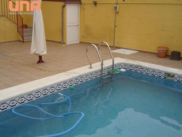 4 makuuhuone Omakotitalo myytävänä paikassa El Higueron, Córdoba kaupunki mukana uima-altaan 
autotalli - 285 000 € (Ref: 9483912)