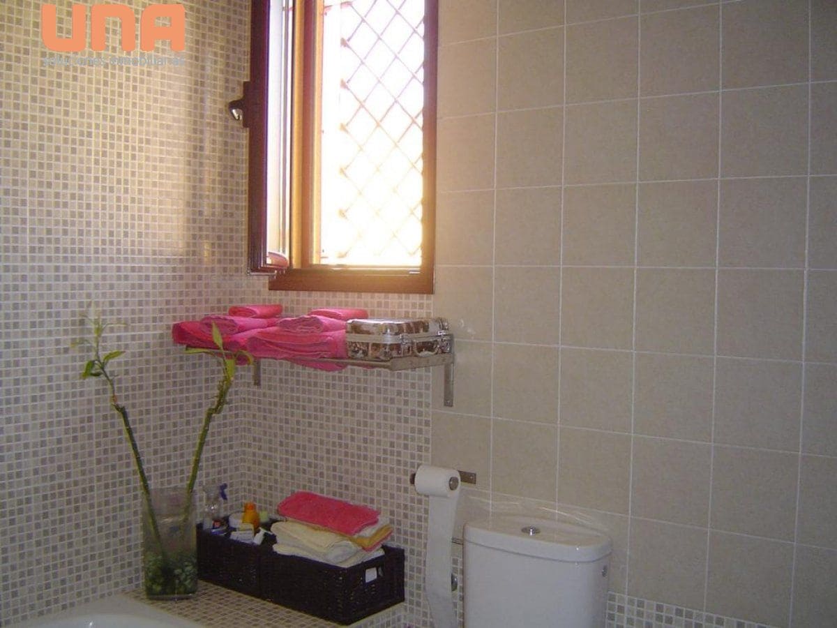 4 makuuhuone Omakotitalo myytävänä paikassa El Higueron mukana uima-altaan 
autotalli - 285 000 € (Ref: 9483912)