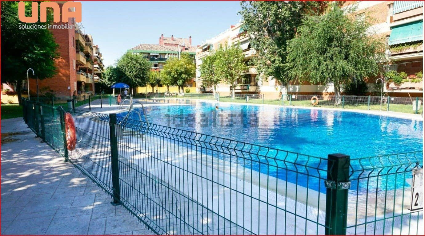 Appartement de 3 chambres à louer à Cordoue ville avec piscine - 1 100 € (Ref: 9497527)