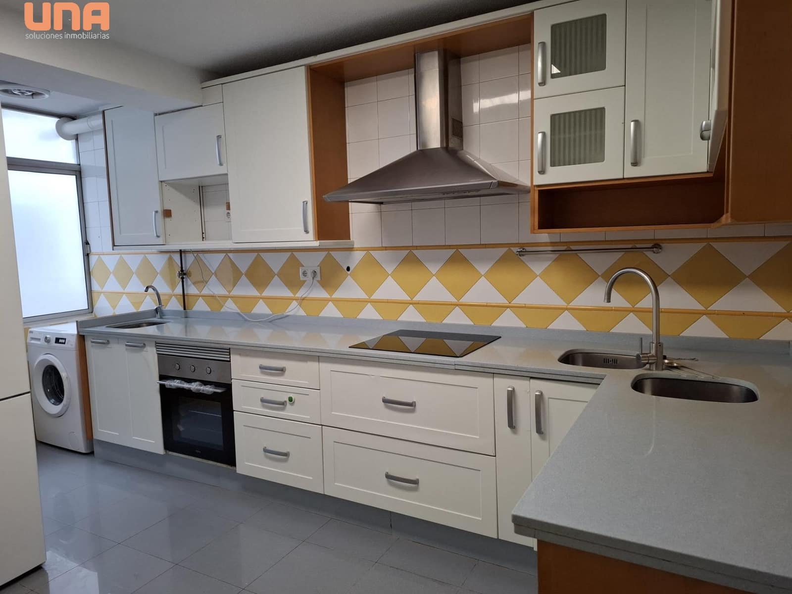 Appartement de 3 chambres à louer à Cordoue ville avec piscine - 1 100 € (Ref: 9497527)