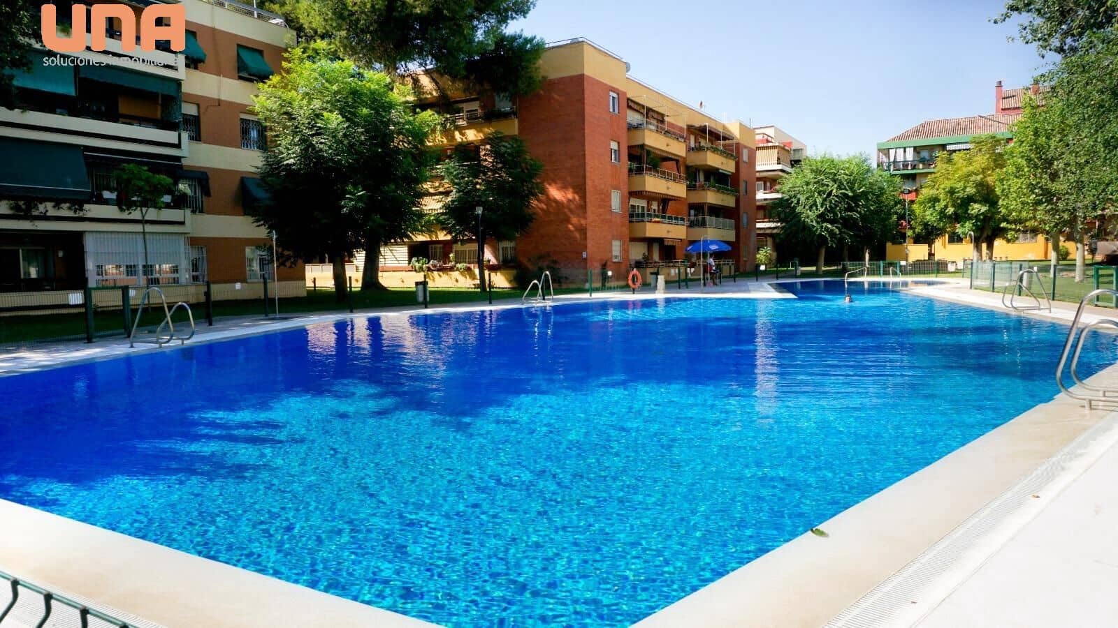 Appartement de 3 chambres à louer à Cordoue ville avec piscine - 1 100 € (Ref: 9497527)