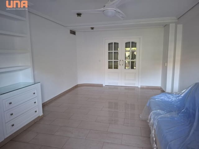 Appartement de 3 chambres à louer à Camping, Cordoue ville avec piscine - 1 100 € (Ref: 9497527)