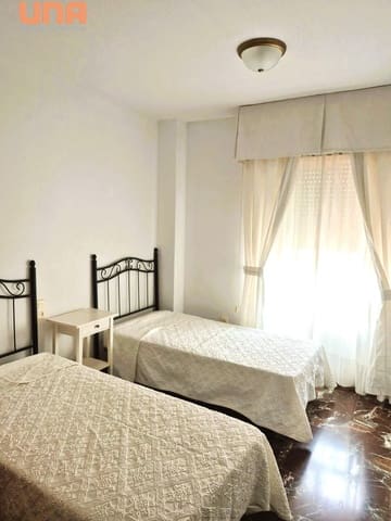 4 soveværelse Lejlighed til leje i Parque Cruz Conde, Córdoba by med garage - € 875 (Ref: 9499765)