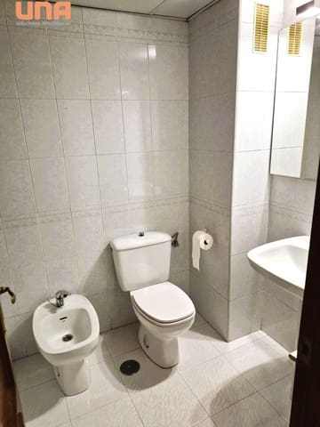 4 soveværelse Lejlighed til leje i Parque Cruz Conde, Córdoba by med garage - € 875 (Ref: 9499765)