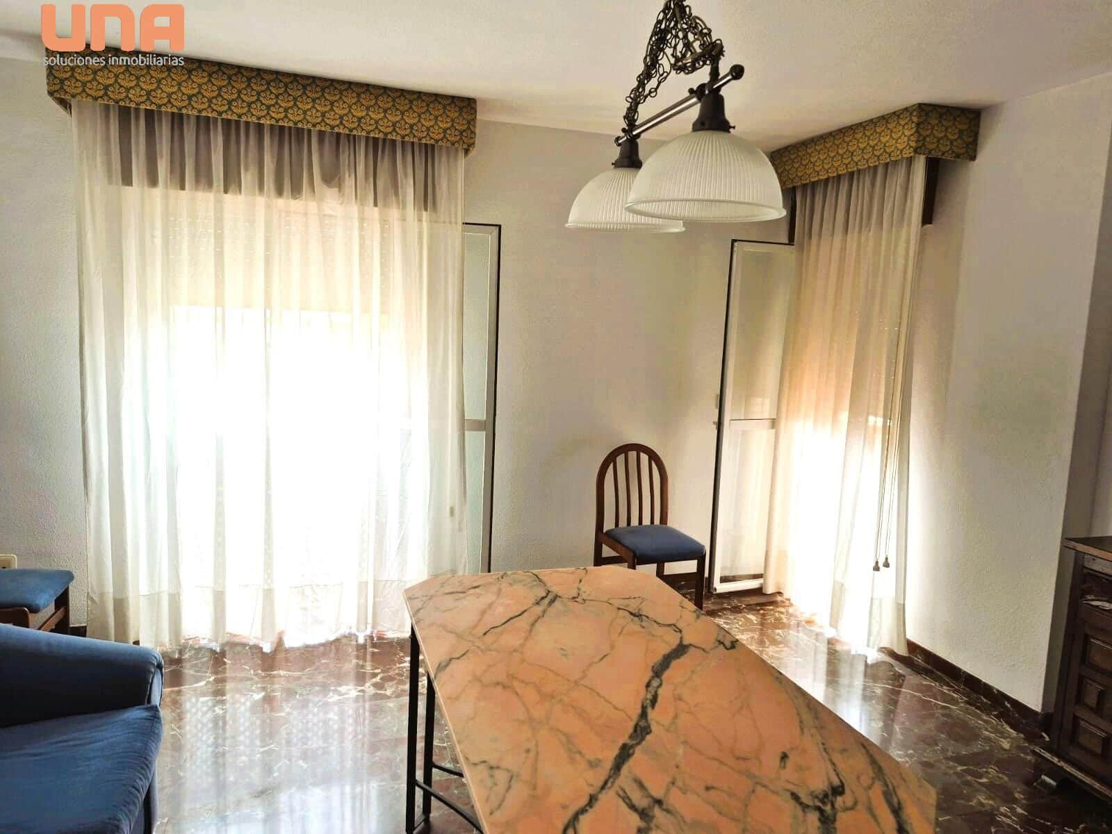 4 soverom Leilighet til leie i Cordoba by med garasje - € 875 (Ref: 9499765)