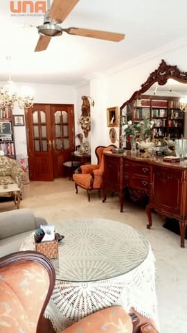 4 bedroom Flat for sale in Centro, Córdoba city with garage - € 355,000 (Ref: 9504447)