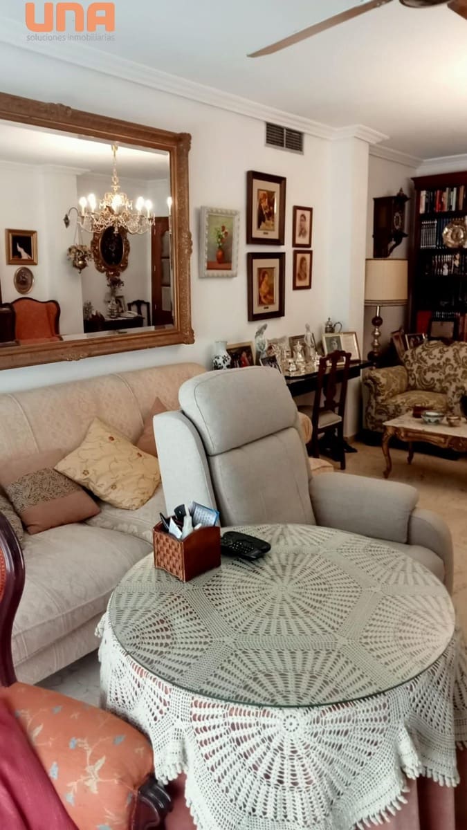 4 bedroom Flat for sale in Cordoba city with garage - € 355,000 (Ref: 9504447)