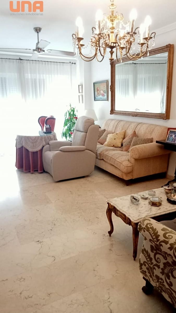 4 bedroom Flat for sale in Cordoba city with garage - € 355,000 (Ref: 9504447)
