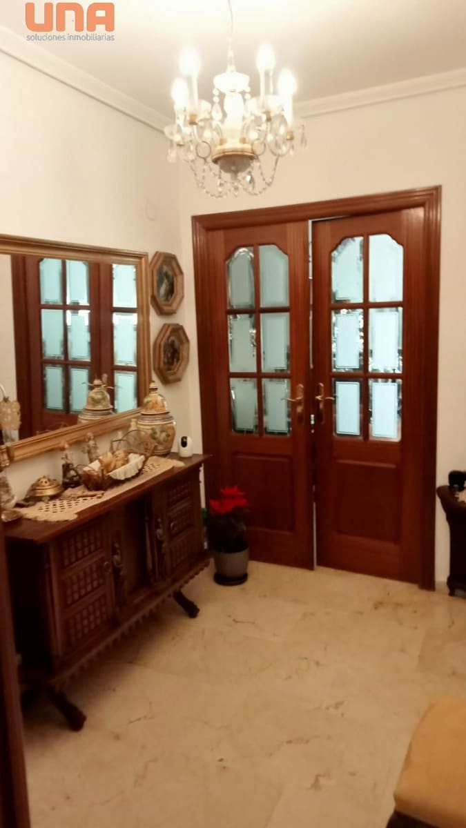 4 bedroom Flat for sale in Cordoba city with garage - € 355,000 (Ref: 9504447)